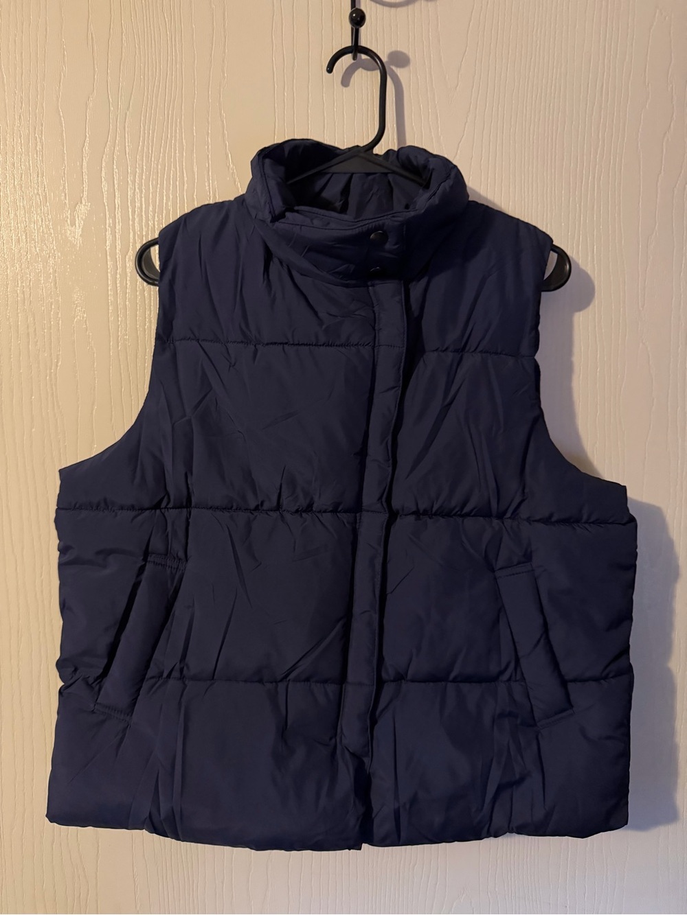 Dokotoo Women's Navy Puffer Vest - Sleeveless Quilted Jacket Size Medium